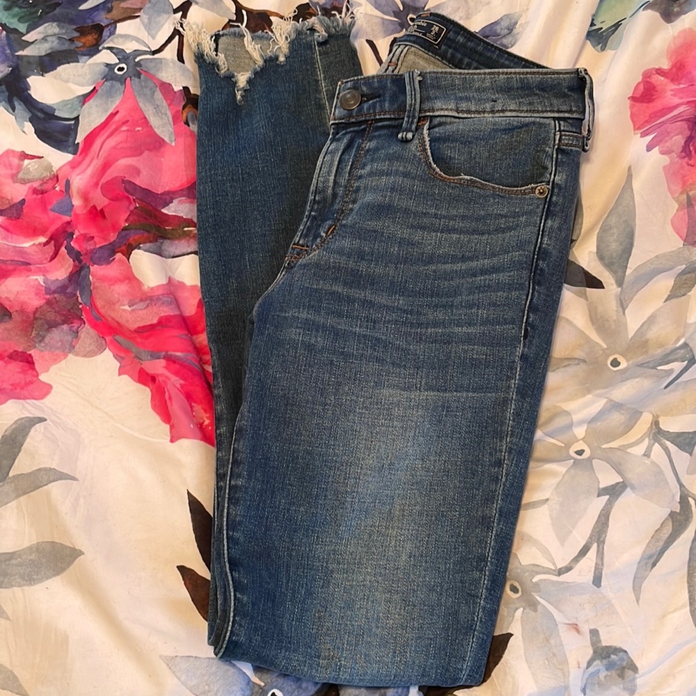 Abercrombie and Fitch Mid Rise Super Skinny Ankle Jeans